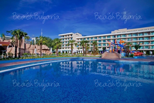 DIT Evrika Beach Club Hotel7