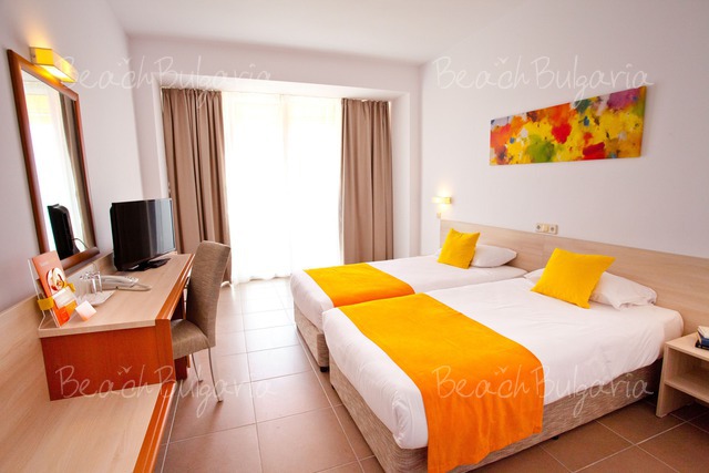  AluaSun Helios Beach Hotel9