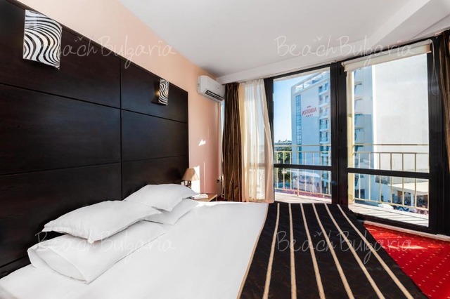  Elpida Beach23