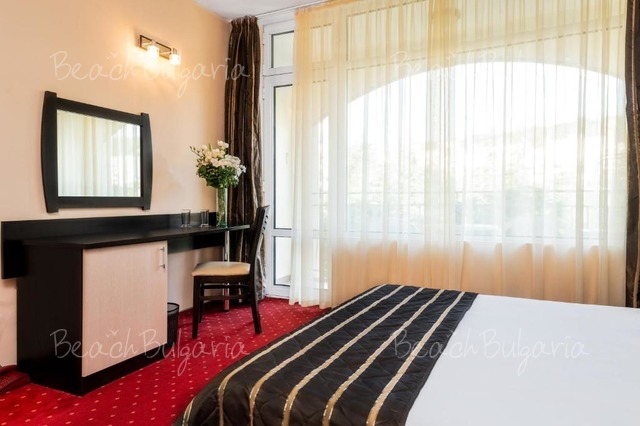  Elpida Beach24