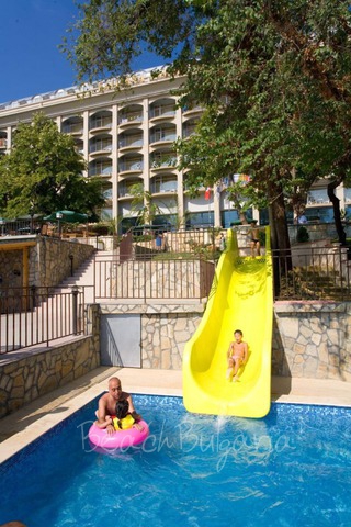  Elpida Beach4