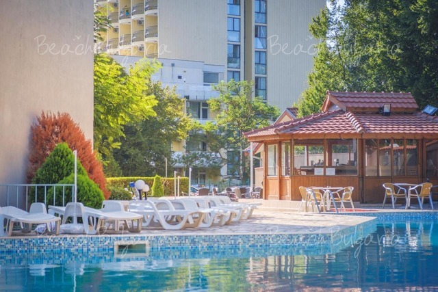 Regina Hotel (ex Royal Hotel)4