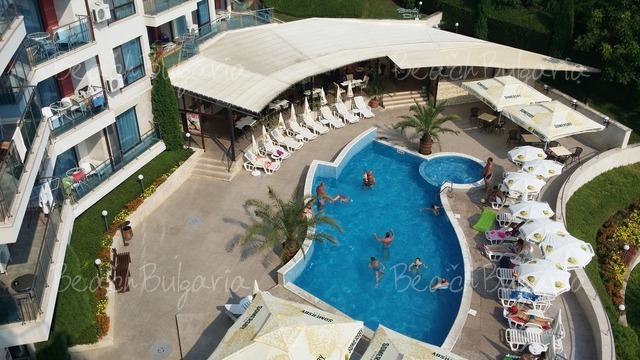 Royal Cove Hotel5