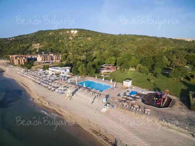 Effect Algara Beach resort 2