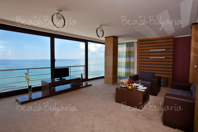 Sandy Bay Hotel11
