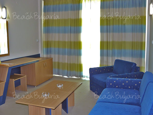 Sandy Bay Hotel12