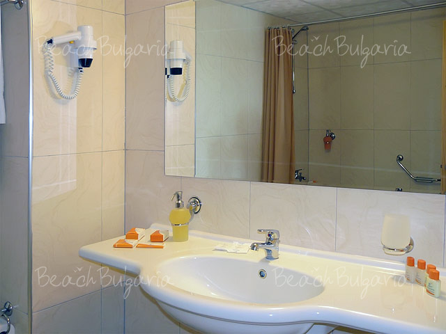 Sandy Bay Hotel13
