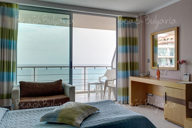 Sandy Bay Hotel7
