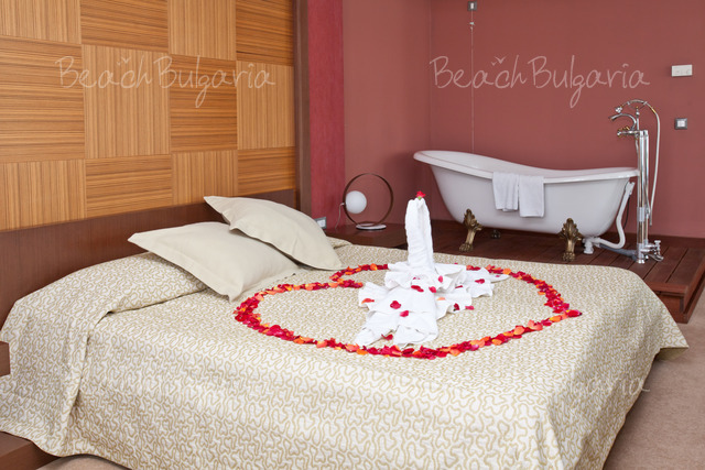 Sandy Bay Hotel8